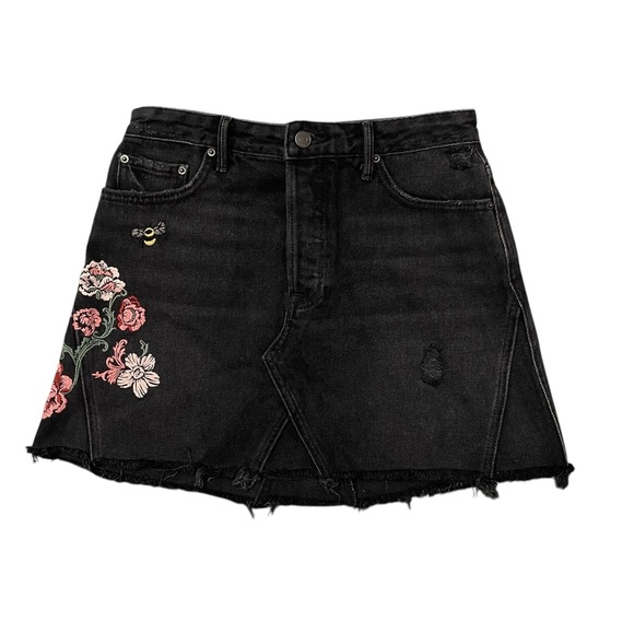 Grlfrnd Denim Mini Skirt Floral Embroidered Raw Hem‎ 
Size 27 country Field - Picture 5 of 11
